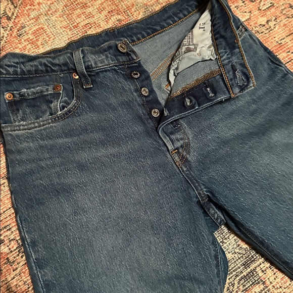 Levi's 501 Buttonfly Classic Indigo Jeans - Picture 2 of 5